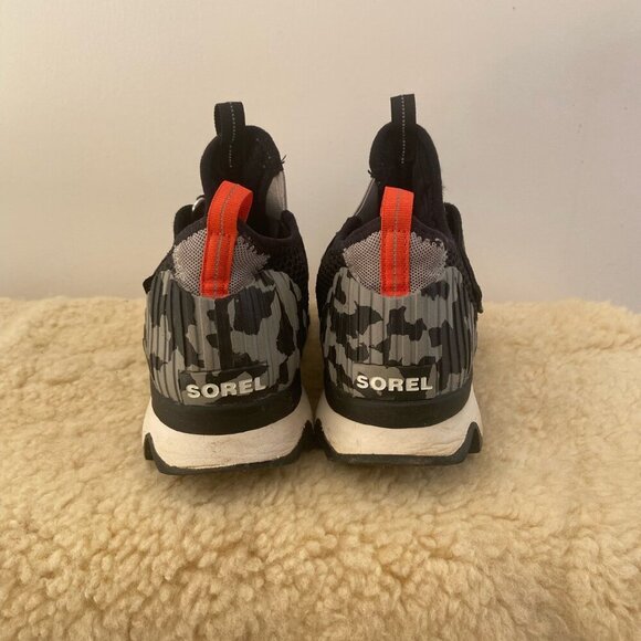 Women's Sorel Kinetic Sneaker Women's 7 Black Gray Sporty Athletic Athleisure - Picture 10 of 10